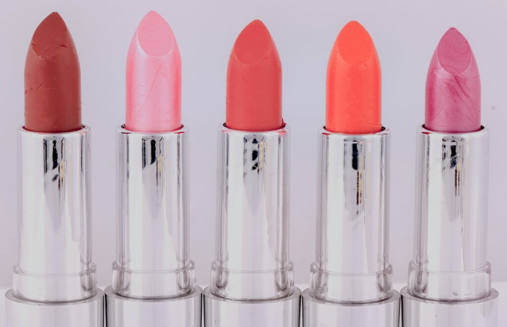 what color lipstick goes with green eyeshadow
