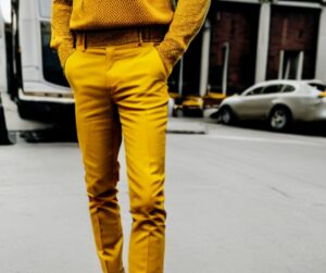 what to wear with mustard yellow pants