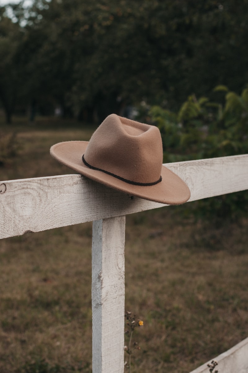 outback hat vs cowboy hat