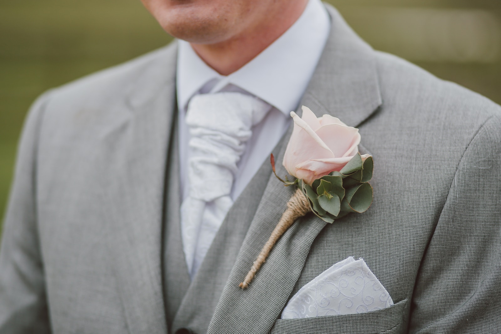 How to Wear a Boutonniere