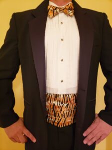 do you wear a vest with a tuxedo
